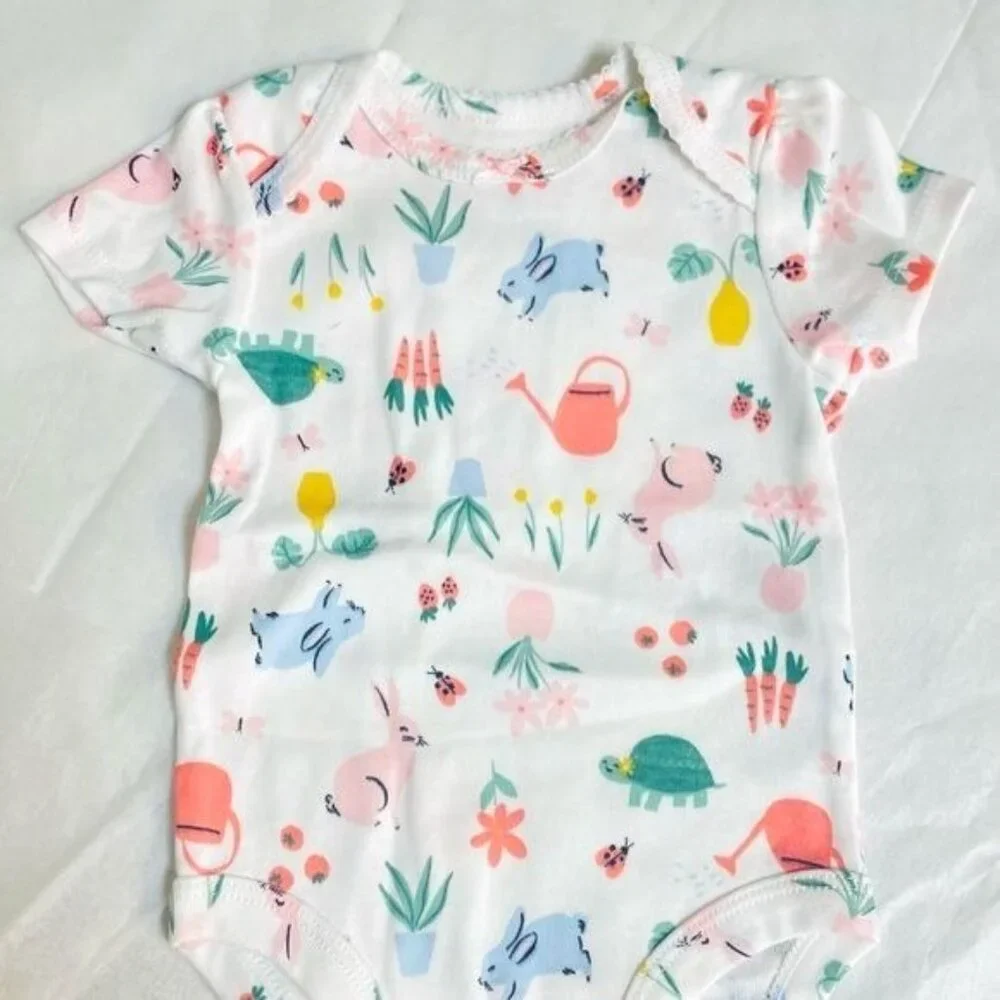 Carter’s Baby girl 3 Pc Set Body Suit, Shorts, Blouse Set 3 M (#5501)